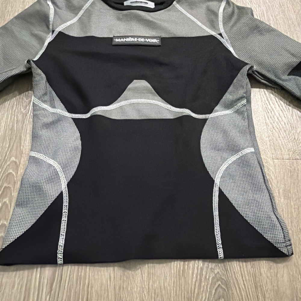 Maniere de Voir Women's Dark Grey And Black Top Active Wear Size 8 US - Picture 4 of 9